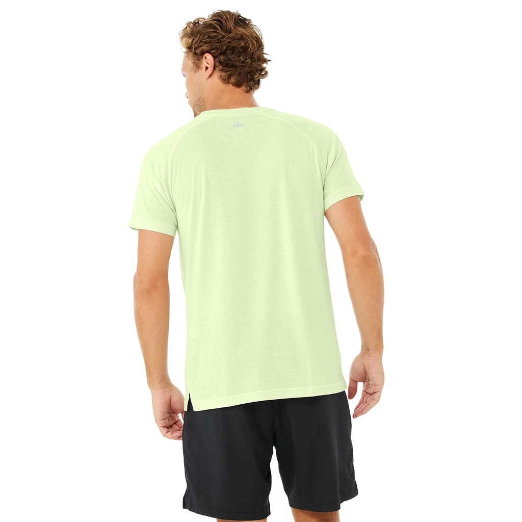 Camiseta Alo Yoga The Triumph Crew Neck Corta Sleeves Hombre Verdes | IAPR01576